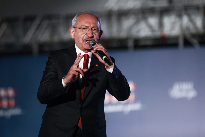 «Во многом решающие для республики»: в Турции стартуют президентские и парламентские выборы