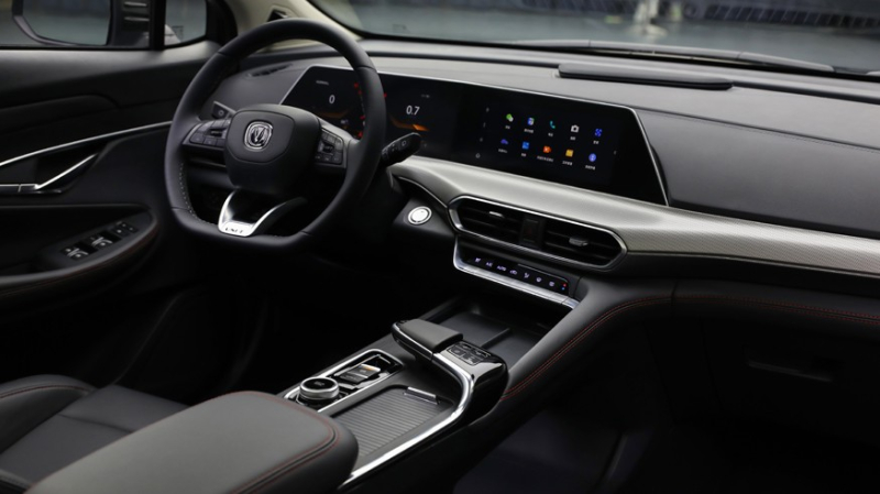 Changan рассказал о комплектациях российской версии кроссовера Uni-T. Цены известны