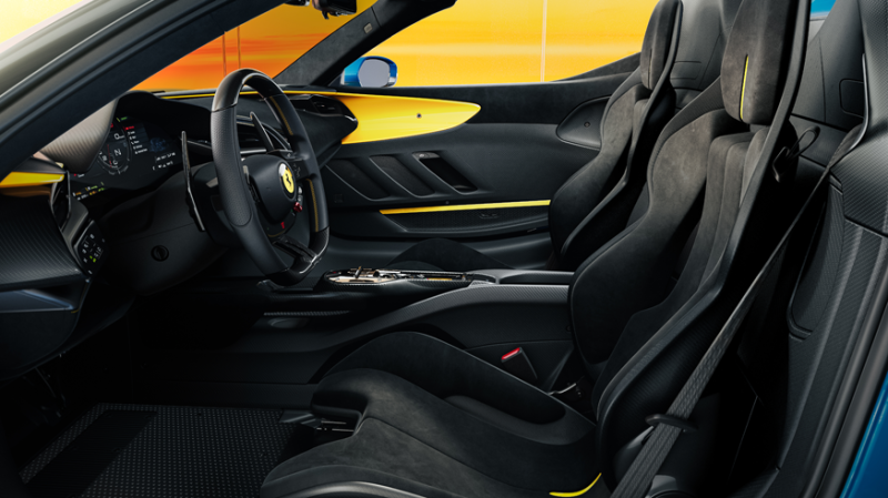 Новые гибридные суперкары: представлены 1030-сильные купе и спайдер Ferrari SF90 XX