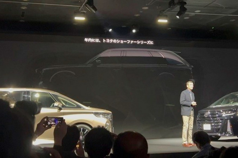 Toyota впервые засветила роскошный Century SUV