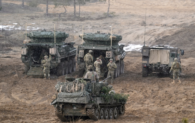 «Драйвер эскалации»: Литва призвала НАТО создать постоянные военные базы у границ России