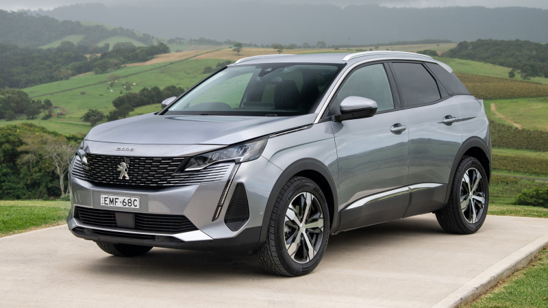 Кроссовер Peugeot 3008 следующего поколения: новые изображения