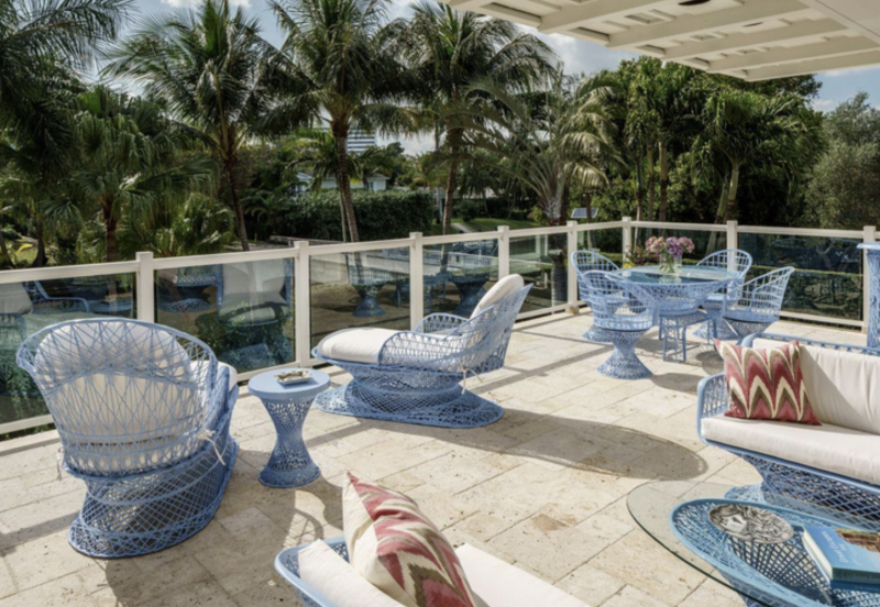 Ланнистеры обзавидовались бы: как выглядит выставленный на продажу дом Софи Тернер в Майами