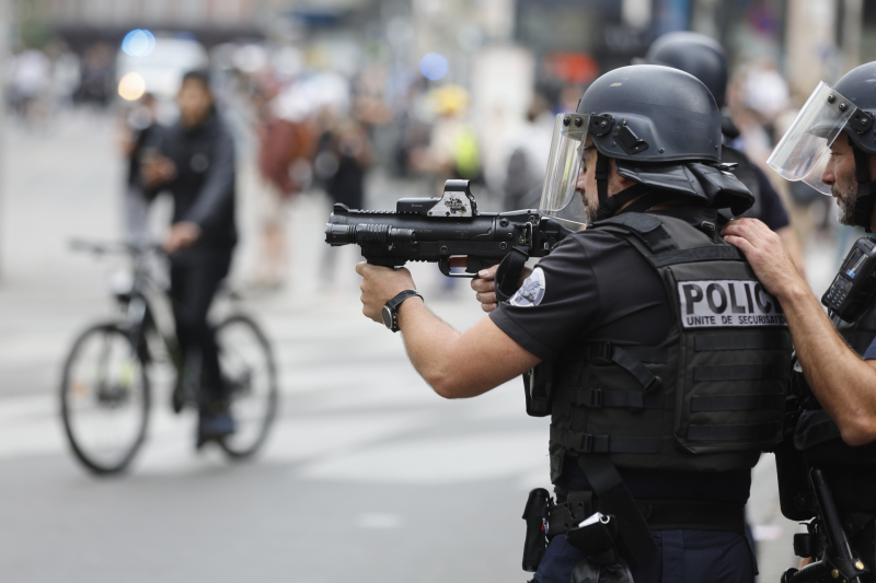 Накопленная агрессия: во Франции четвёртый день не утихают массовые беспорядки