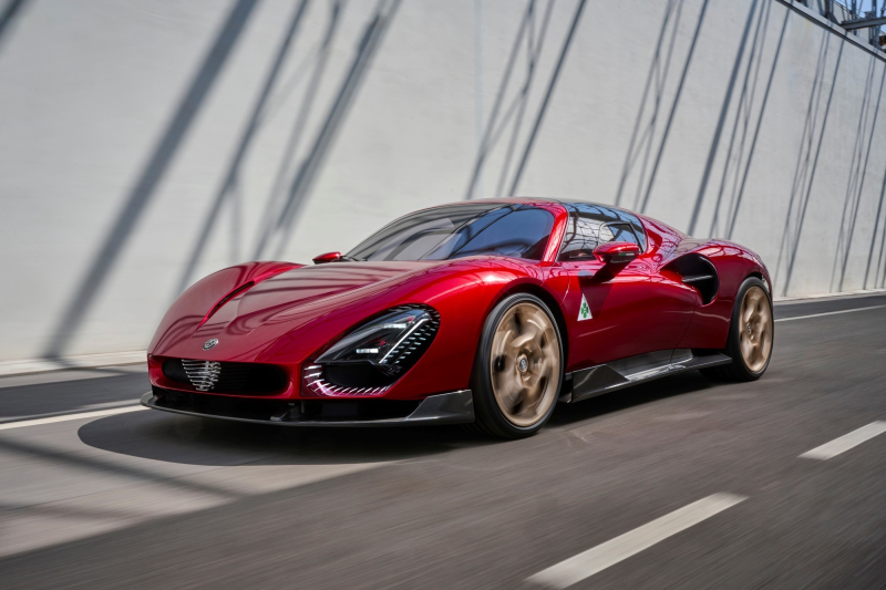 Alfa Romeo 33 Stradale: очень красивый ретроспективный суперкар за 2 млн евро