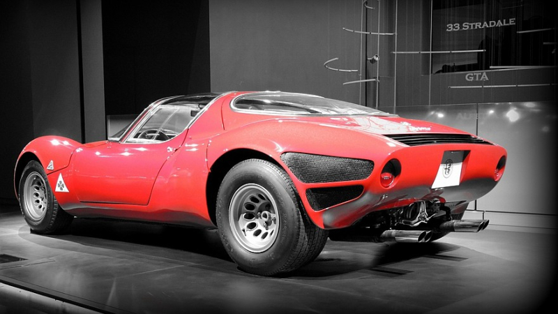 Alfa Romeo 33 Stradale: очень красивый ретроспективный суперкар за 2 млн евро