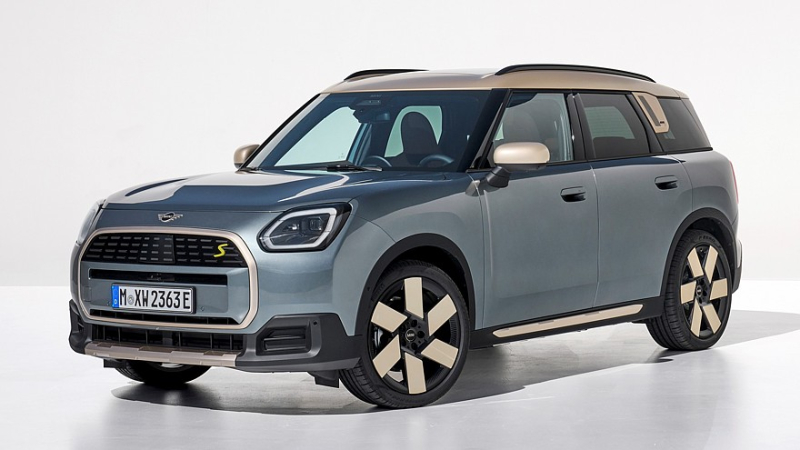 Новые Mini Cooper и Countryman: без хрома, без щитка приборов и с тряпочным салоном