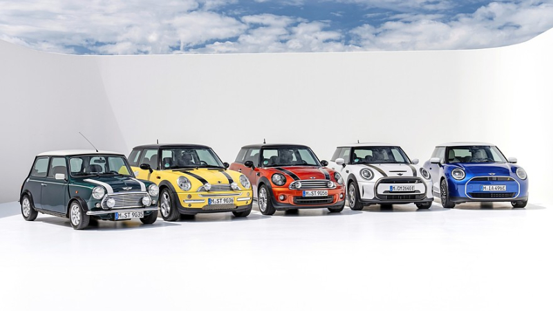 Новые Mini Cooper и Countryman: без хрома, без щитка приборов и с тряпочным салоном