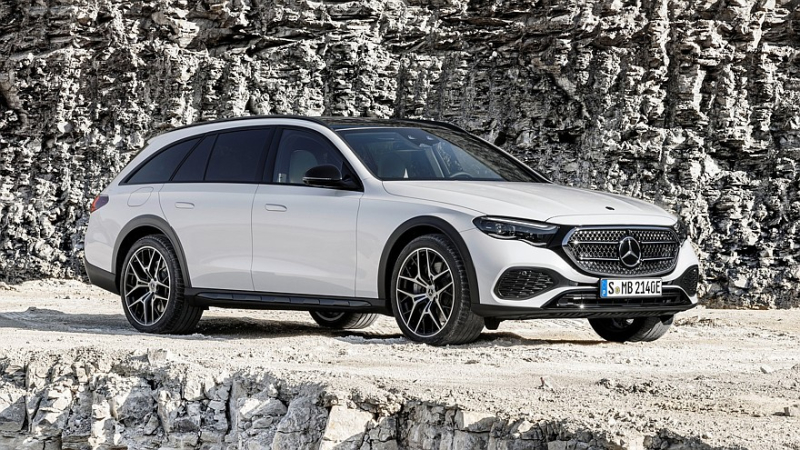 Новый Mercedes-Benz E-Class All-Terrain: +46 мм к дорожному просвету и «прозрачный» капот