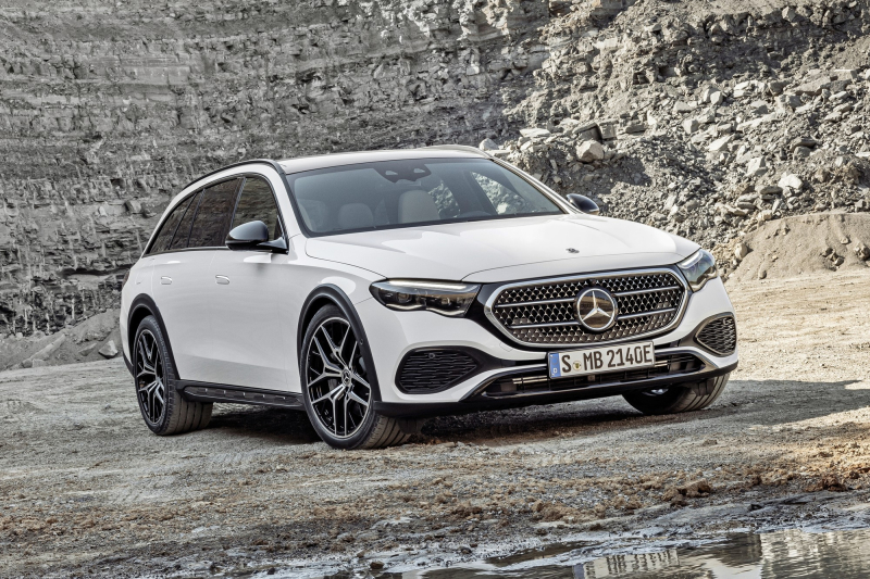 Новый Mercedes-Benz E-Class All-Terrain: +46 мм к дорожному просвету и «прозрачный» капот