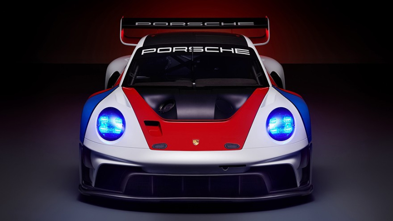 Porsche 911 GT3 R rennsport: трековый (но не гоночный) спорткар с уникальным кузовом