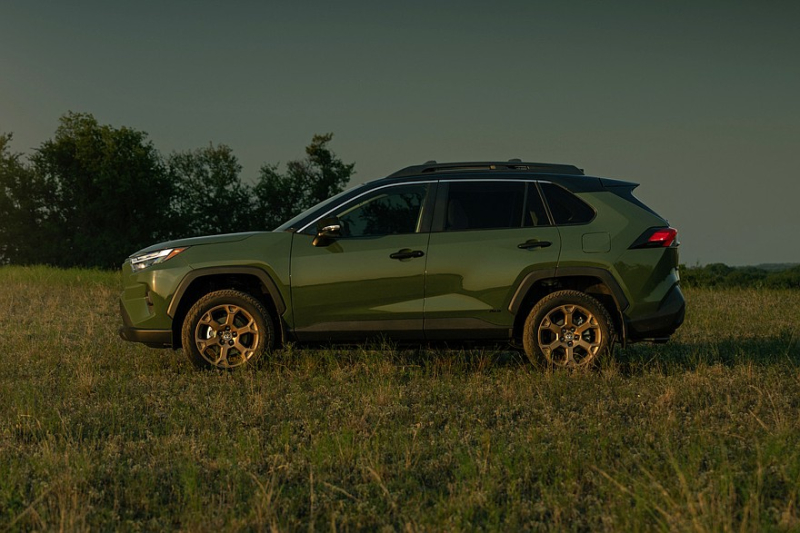 Toyota RAV4 перешёл в новый модельный год, всё внимание – «внедорожной» версии Woodland