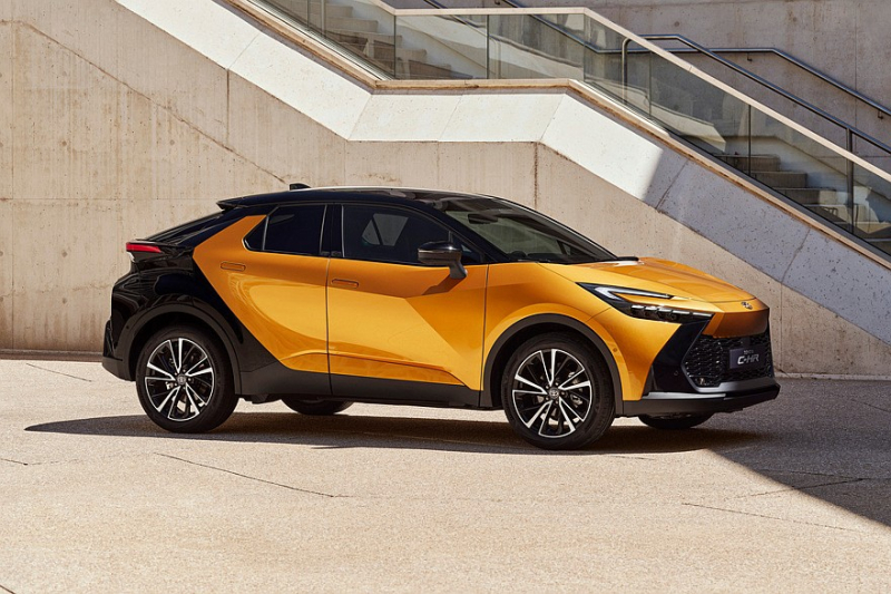 В Европе начали принимать заказы на кроссовер Toyota C-HR нового поколения