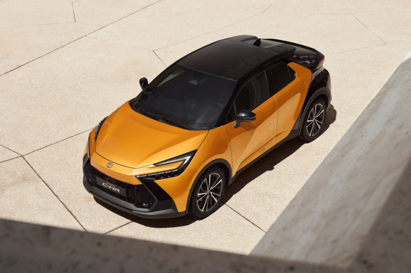 В Европе начали принимать заказы на кроссовер Toyota C-HR нового поколения