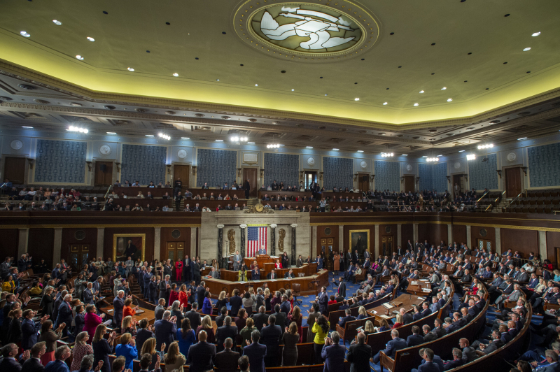 «Идёт на уловку»: почему Байден призвал конгресс США утвердить помощь одновременно Израилю и Украине