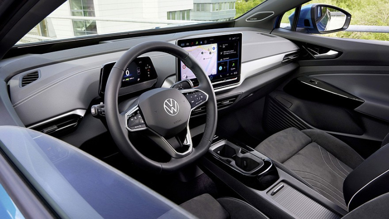 Volkswagen ID.4 и ID.5 перешли в 2024 модельный год: кроссоверы стали мощнее и дальнобойнее