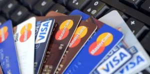 Как выбрать кредитную карту: основные критерии и факторы