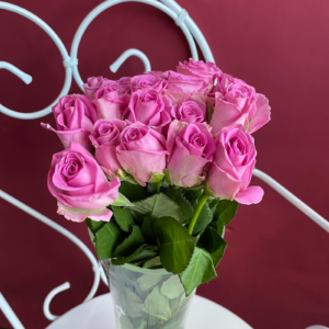 Букет из роз: классический символ любви и нежности