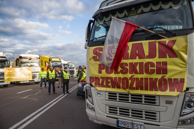 Конфликт интересов: почему страны Центральной Европы требуют отмены льгот для перевозчиков с Украины