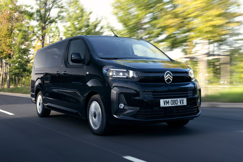 Citroen SpaceTourer перешёл на новый фирменный стиль и стал богаче