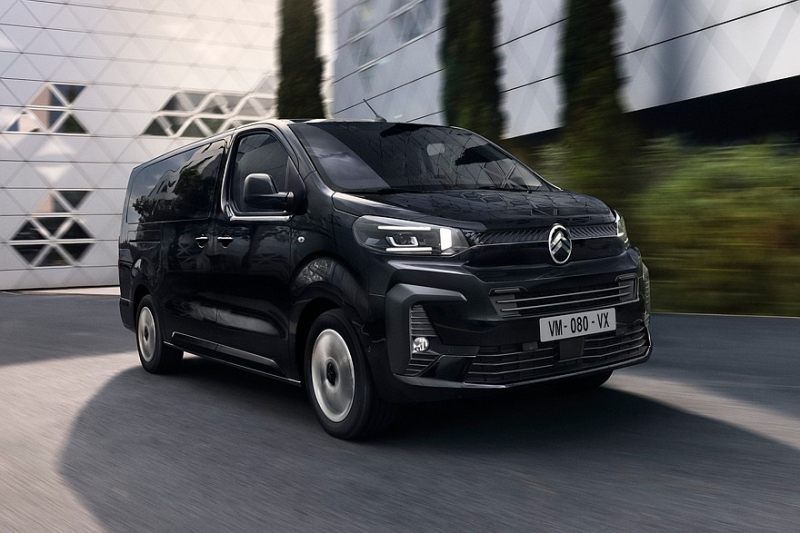 Citroen SpaceTourer перешёл на новый фирменный стиль и стал богаче