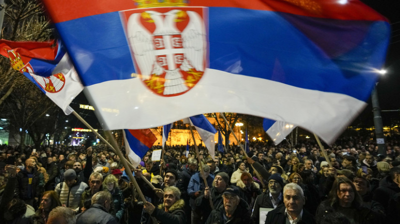 «Есть веские доказательства того, что хаос готовили заранее»: что известно о беспорядках в Белграде