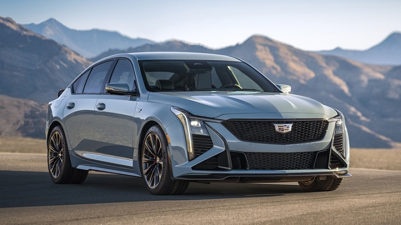 Cadillac CT5-V и Blackwing обновились вслед за обычным седаном и получили табло на 33 дюйма