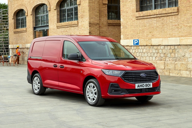 Новый Ford Transit Connect: подвижная стенка в салоне, полный привод и версия PHEV