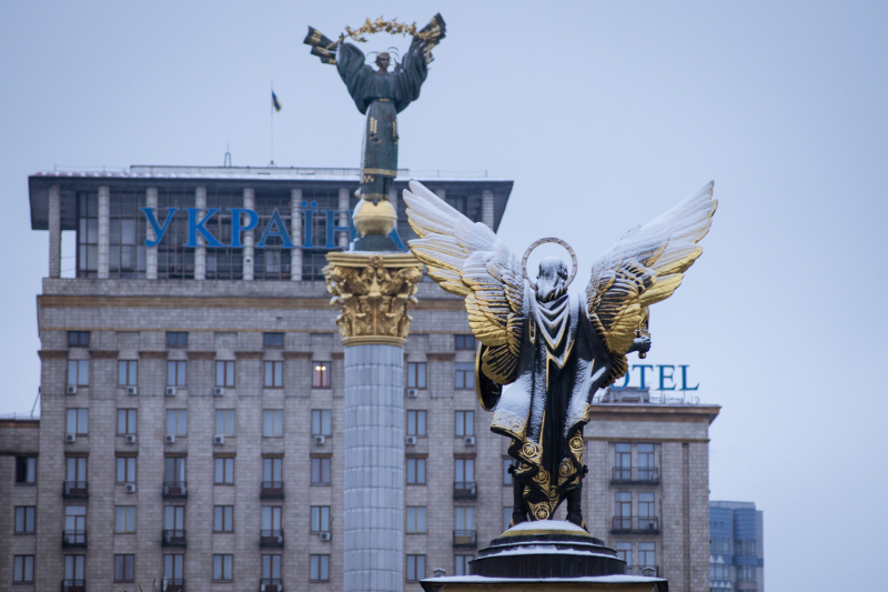 «Прагматичный подход»: почему в Париже заявили о планах отказаться от «безвозмездных поставок» оружия Киеву