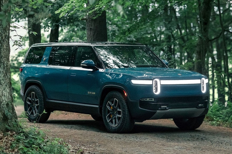 Rivian готовится к презентации кроссовера R2: первый официальный тизер