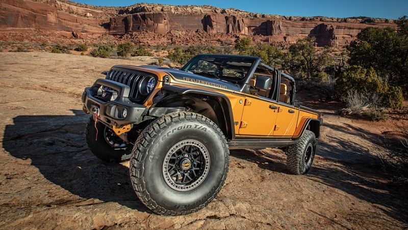 Jeep подготовил концепты на базе внедорожников Wrangler, Grand Wagoneer и пикапа Gladiator
