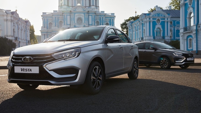Lada Vesta с более мощным мотором и автоматической коробкой обзавелась ценником
