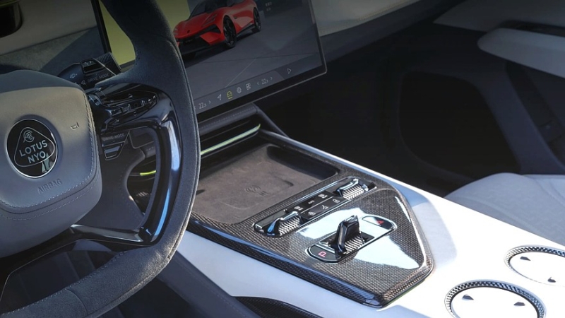 Лифтбек Lotus Emeya выходит на рынок, версия с кузовом универсал на подходе