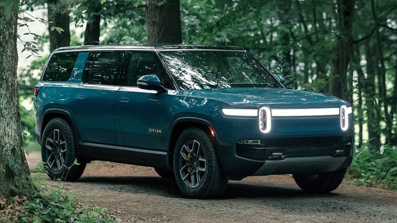 Rivian временно прекратил принимать заказы на пикап R1T и внедорожник R1S