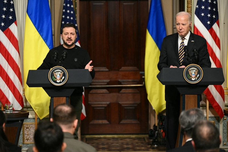 «Не способны изменить ситуацию»: какое оружие США передадут Украине «для отражения натиска» России