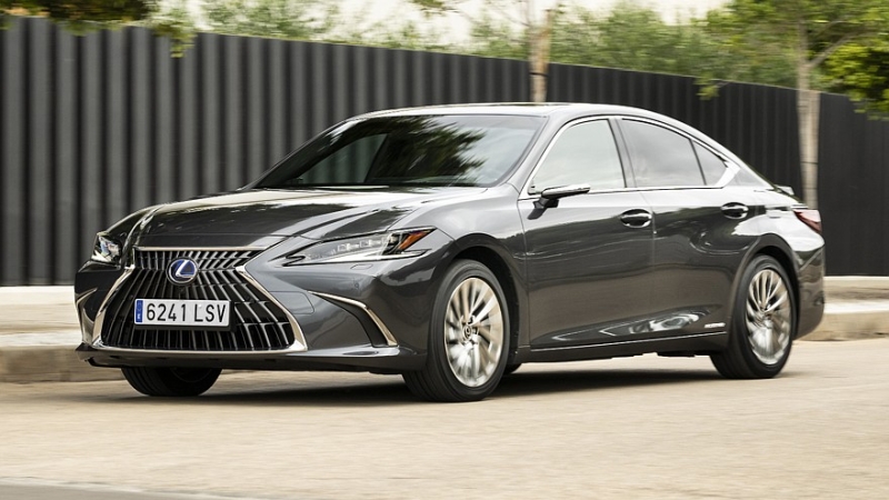 Обновлённый Lexus ES: первые изображения