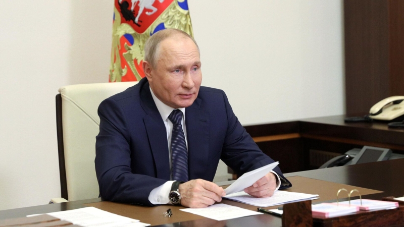 Путин приехал на встречу с правительством