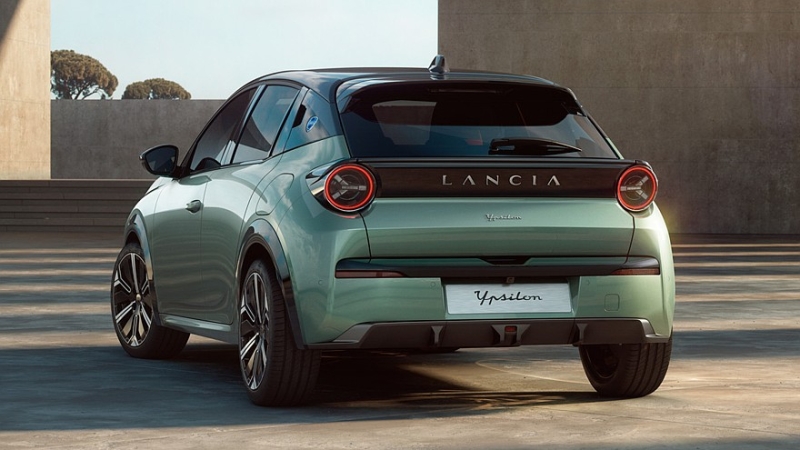 Стартовало серийное производство нового хэтчбека Lancia Ypsilon. Цены известны