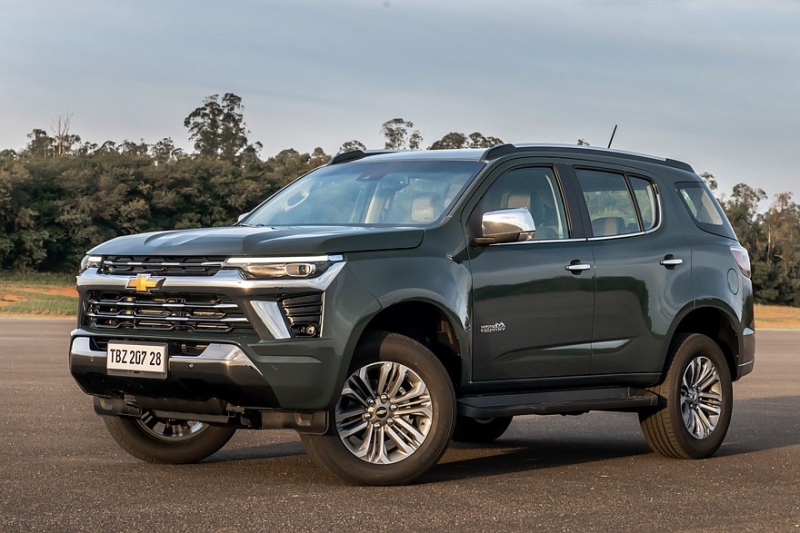 Внедорожник Chevrolet Trailblazer получил новый салон после рестайлинга и стал чуть мощнее