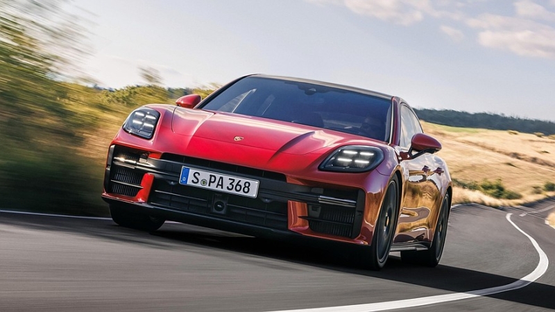 Гамму Porsche Panamera пополнили топ-версия Turbo S E-Hybrid и драйверская GTS