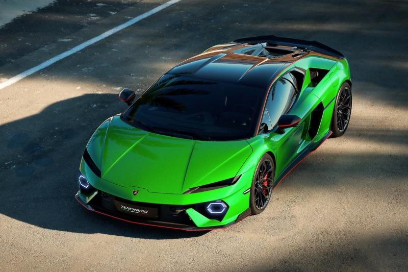 Lamborghini Temerario пришёл на смену Huracan: полностью новый V8 и три электромотора