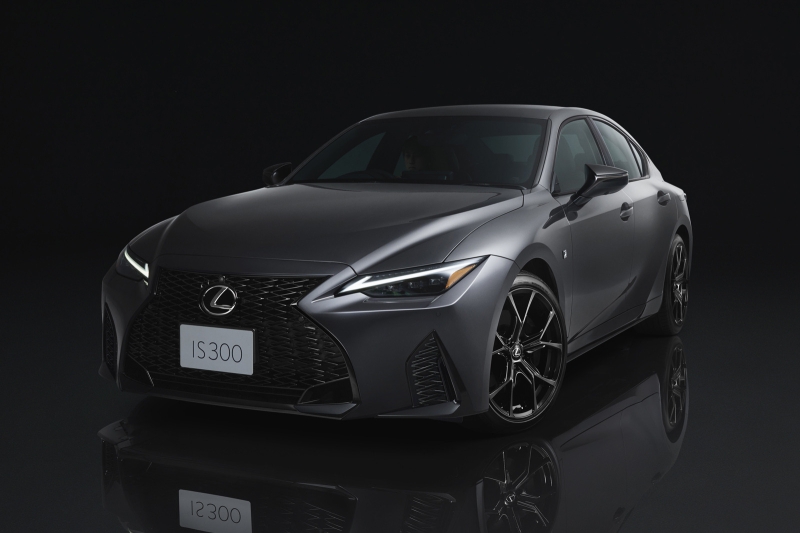 У седана Lexus IS появилась особенная версия F Sport Black IV