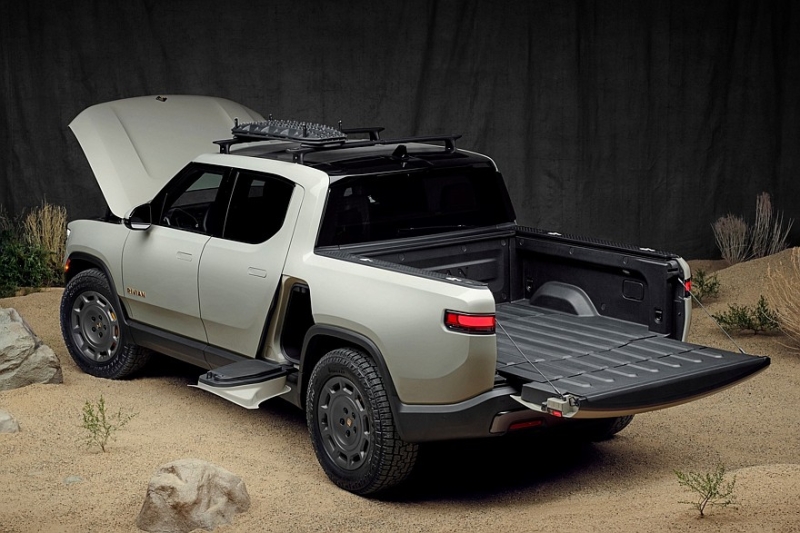 Внедорожник Rivian R1S и пикап Rivian R1T обзавелись спецверсиями для пустыни