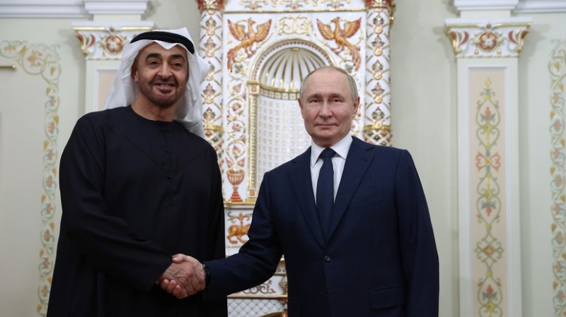 Обсудили диалог РФ и США по Украине: Путин провёл телефонный разговор с президентом ОАЭ