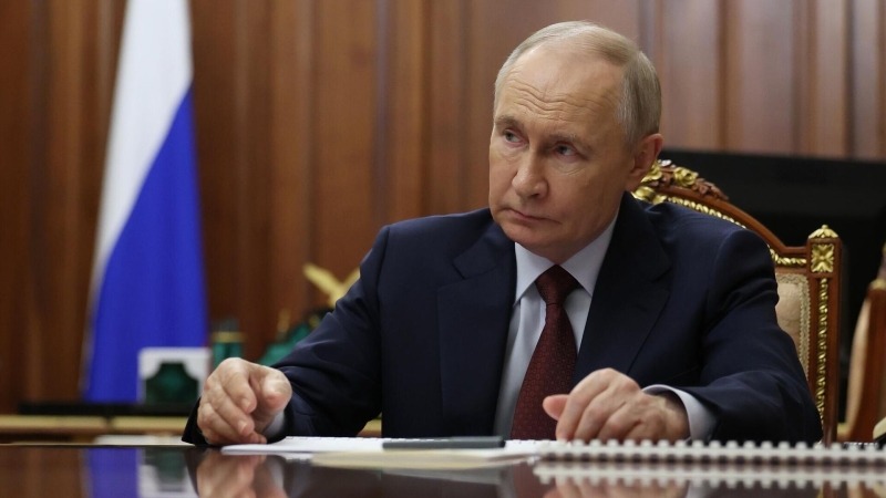 Большинство россиян доверяют Путину, показал опрос