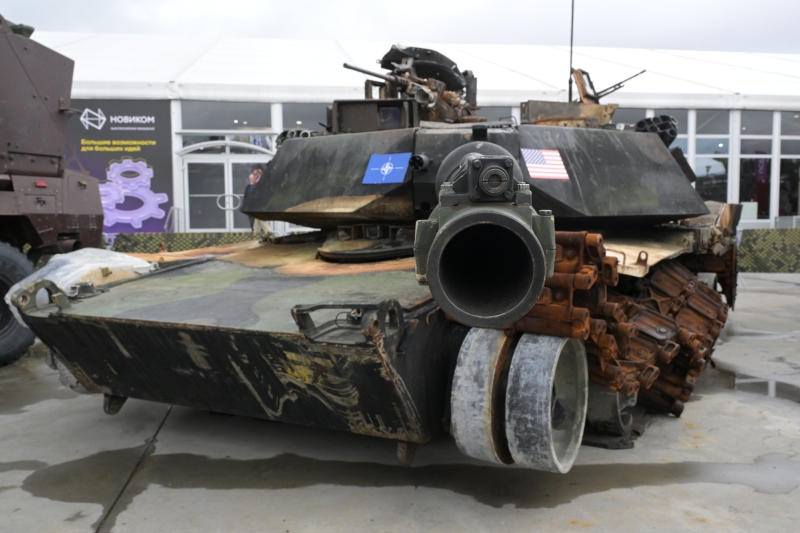 «Копируют российские технологии»: как США намерены модернизировать танки Abrams с учётом опыта СВО