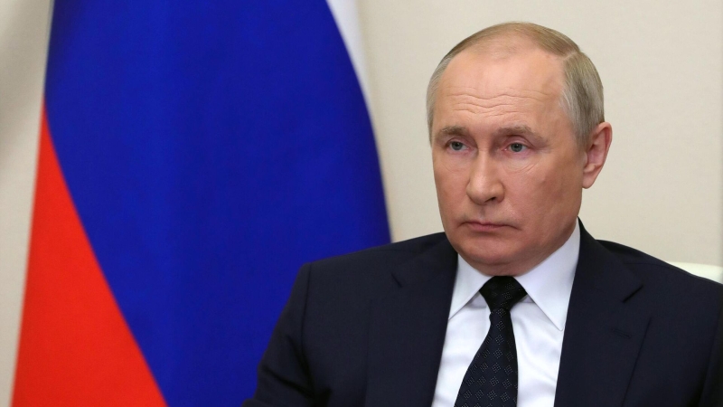 Путин в понедельник примет с докладом главу Удмуртии, заявил Песков