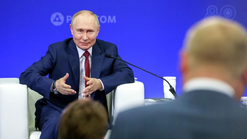 Путин предложил Лихачеву обсудить подготовку кадров для атомной отрасли