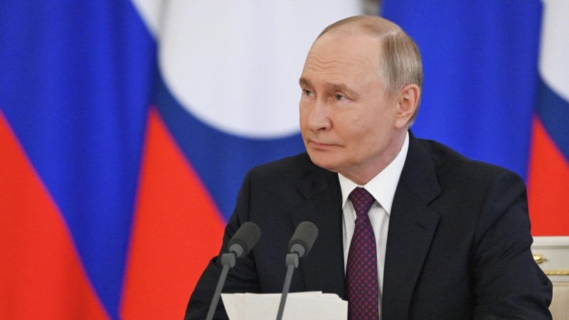 Путин проводит рабочие встречи по подготовке к поездке в Китай