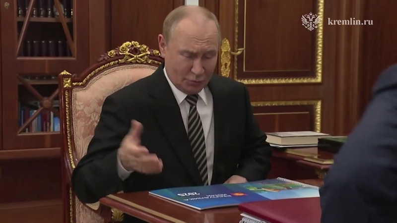 Путин шутливо спросил у врио главы Коми, не привез ли он ему масла